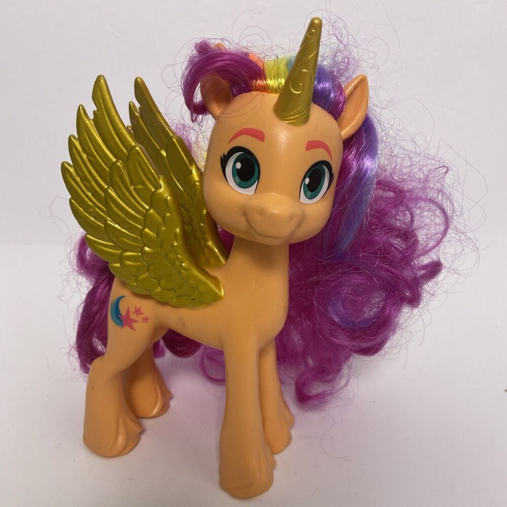 My Little Pony 7” Sunny Starscout Orange Unicorn Pony Gold Colored Wings 2021